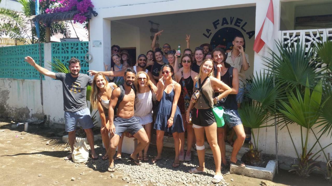 La Favela Hostel Gili Trawangan Exterior photo
